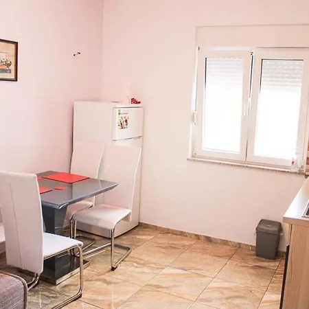 Apartment Petrovic Povljana